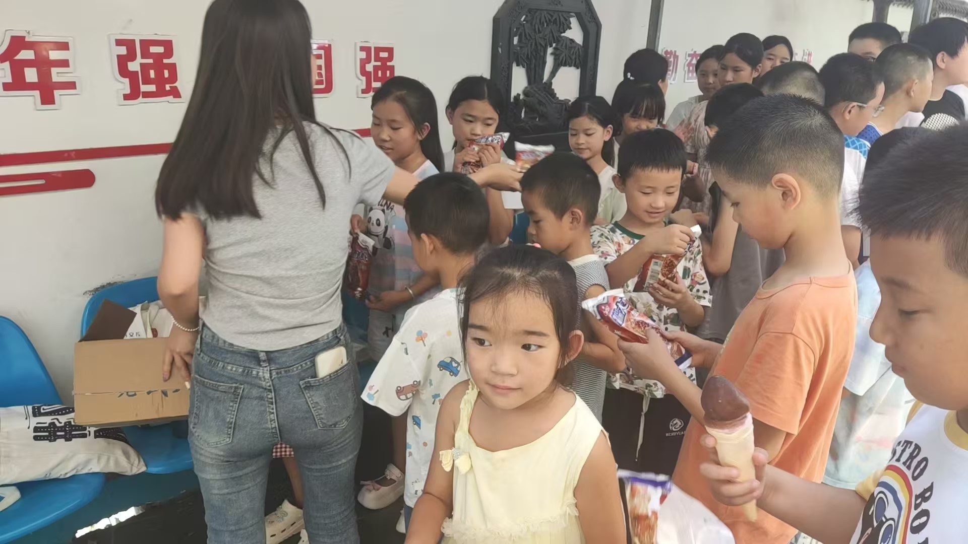 �����й����ģ���Ʒ�붣���еĽ����¶�